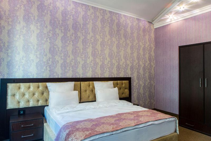 Raymond Hotel image