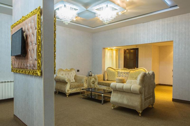 Raymond Hotel image