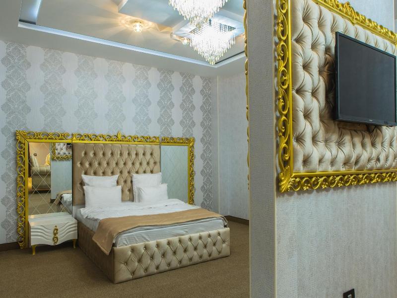 Raymond Hotel image