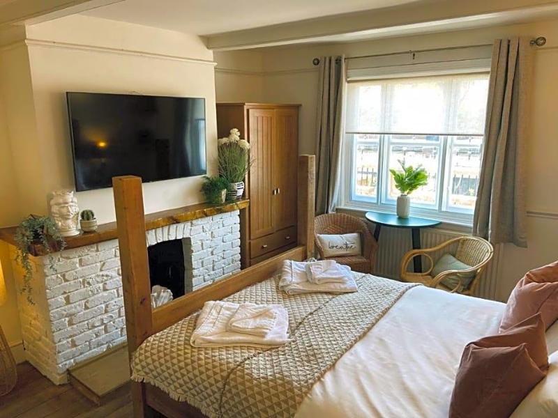 The Riverside Rooms image