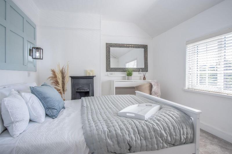 Newell Hill Cottage - 3 Bedroom - Tenby image