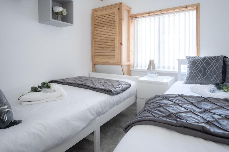 Newell Hill Cottage - 3 Bedroom - Tenby image