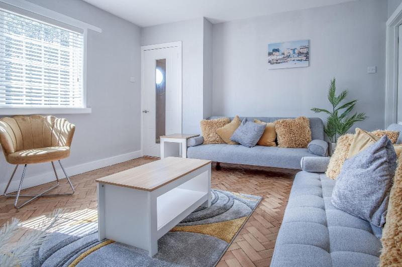 Newell Hill Cottage - 3 Bedroom - Tenby image
