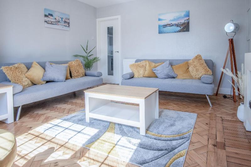 Newell Hill Cottage - 3 Bedroom - Tenby image