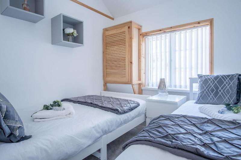 Newell Hill Cottage - 3 Bedroom - Tenby image