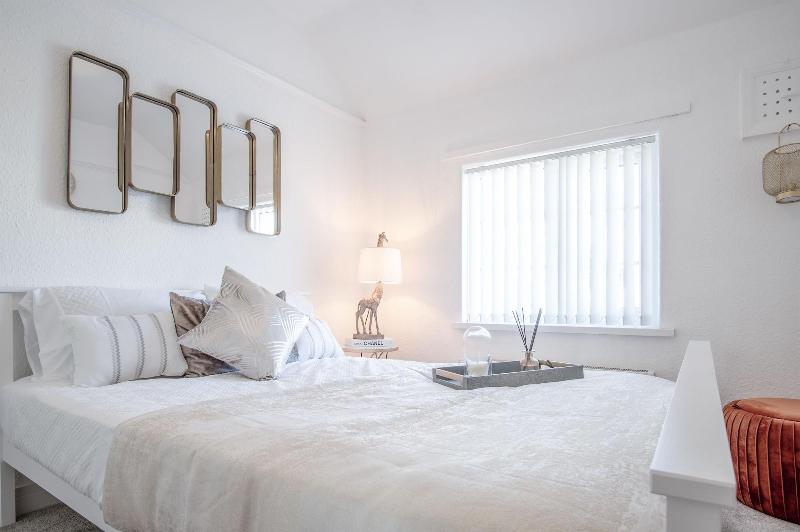 Newell Hill Cottage - 3 Bedroom - Tenby image