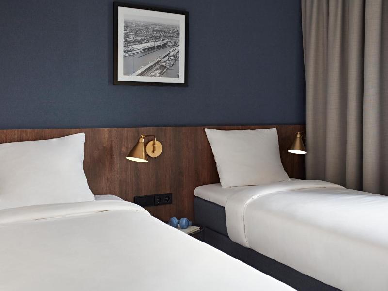 YAYS Amsterdam Docklands image
