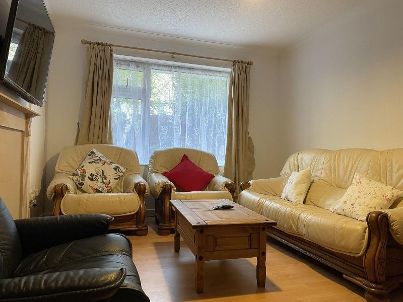 Tivoli Bungalow image