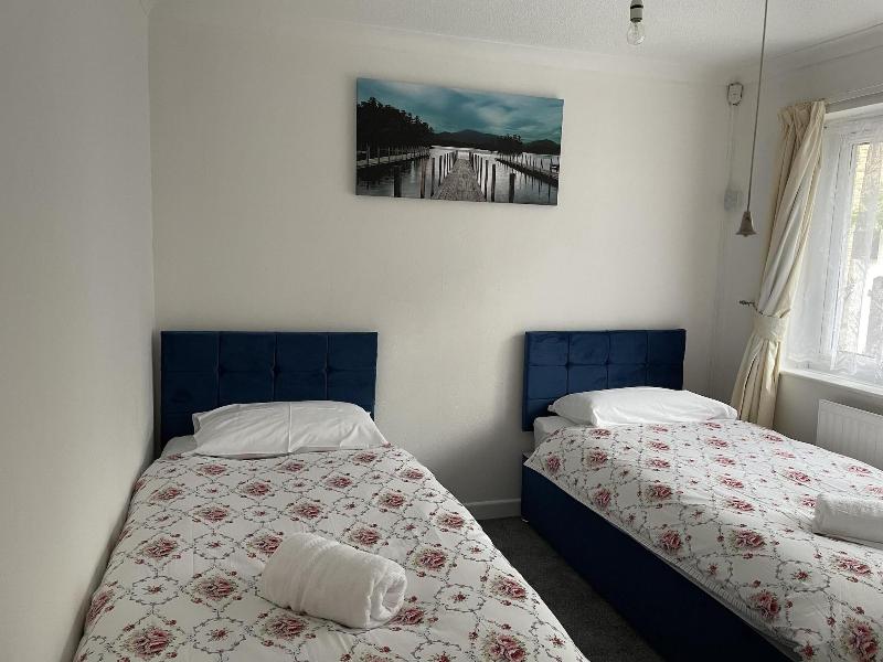 Tivoli Bungalow image