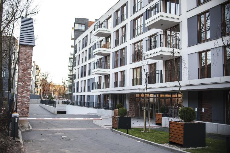 Glass House Hot Tub Apartments image