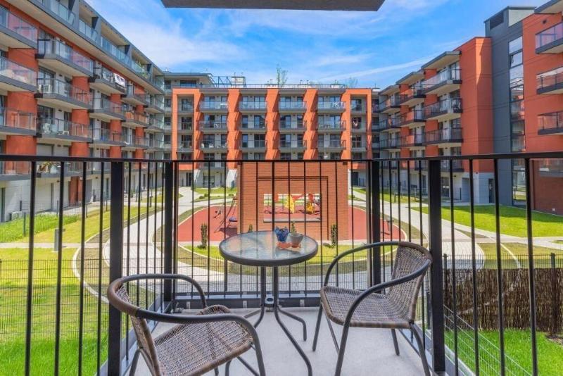 Glass House Hot Tub Apartments image