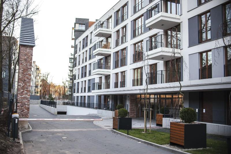 Glass House Hot Tub Apartments image