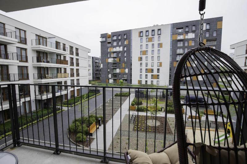 Glass House Hot Tub Apartments image