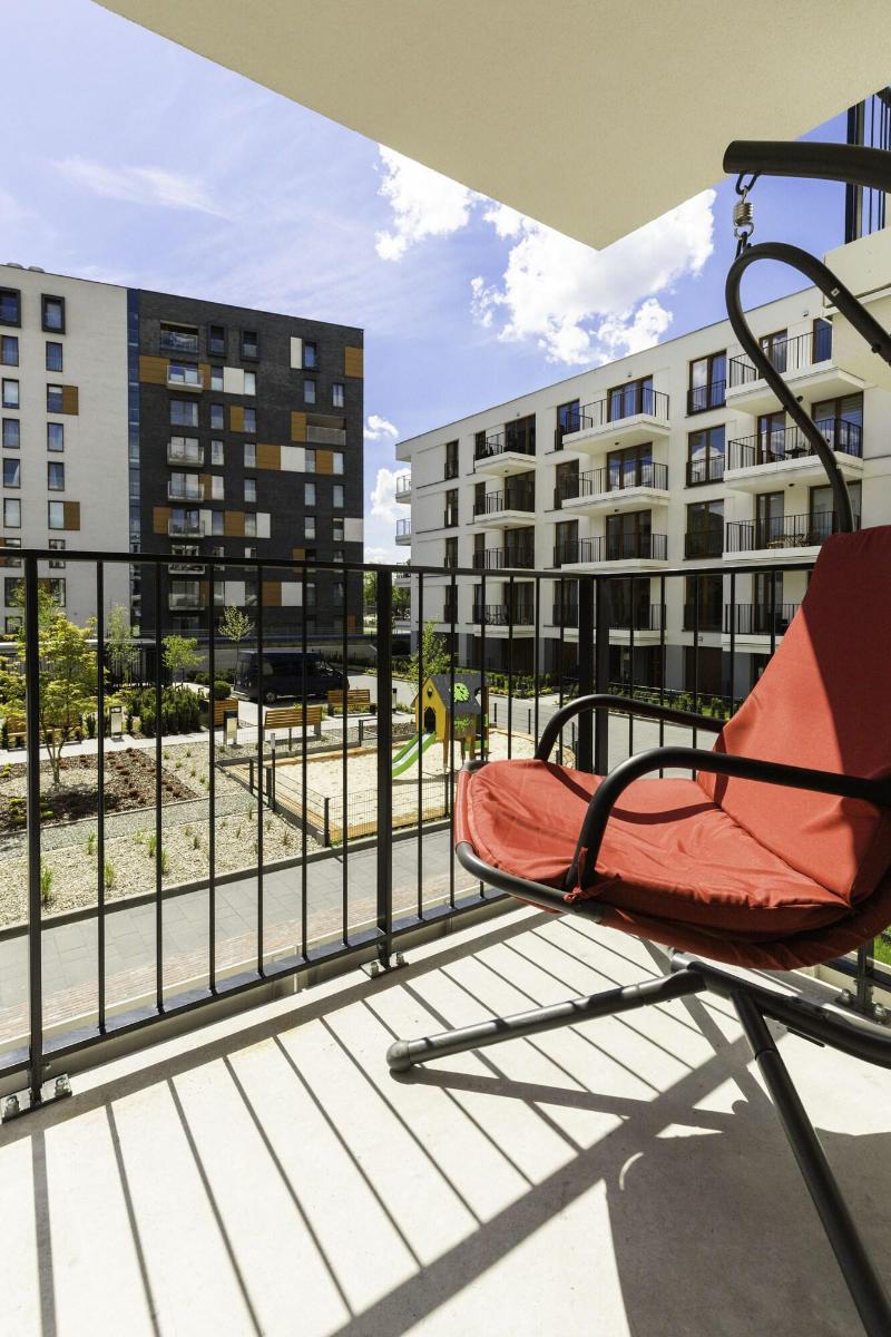 Glass House Hot Tub Apartments image