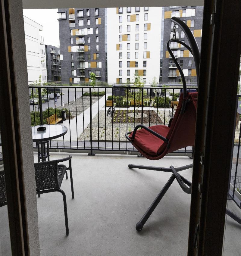 Glass House Hot Tub Apartments image