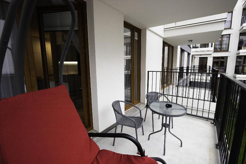 Glass House Hot Tub Apartments image