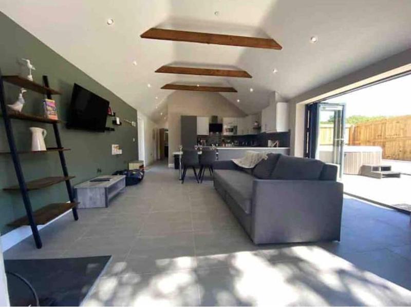 Fig Tree Cottage image