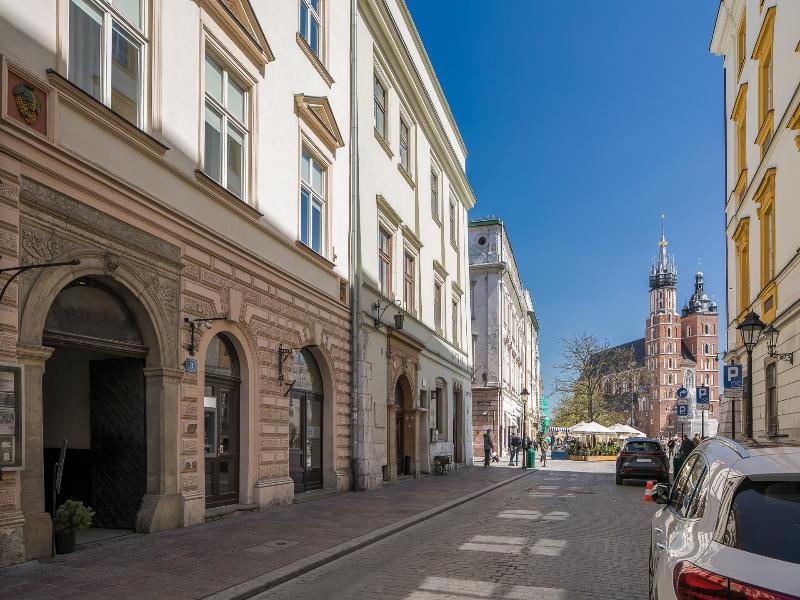 Cracow Main Square Apartments image
