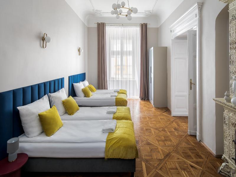 Cracow Main Square Apartments image