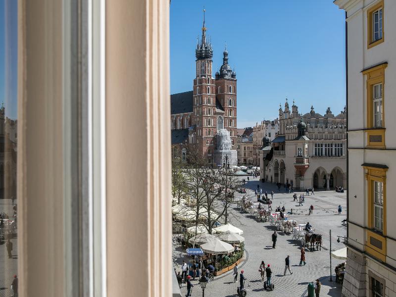 Cracow Main Square Apartments image