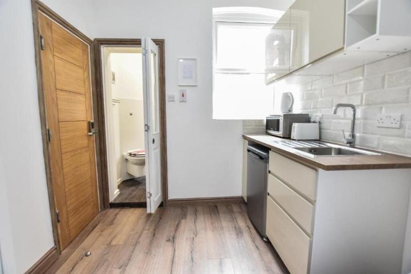 Regency GuestHouse Manchester North image