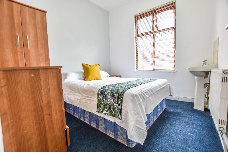 Regency GuestHouse Manchester North image