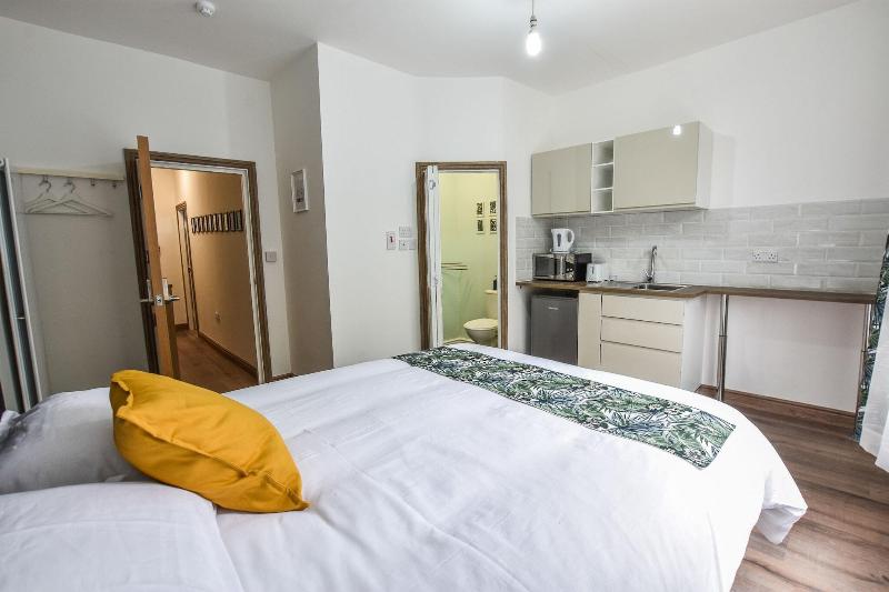 Regency GuestHouse Manchester North image