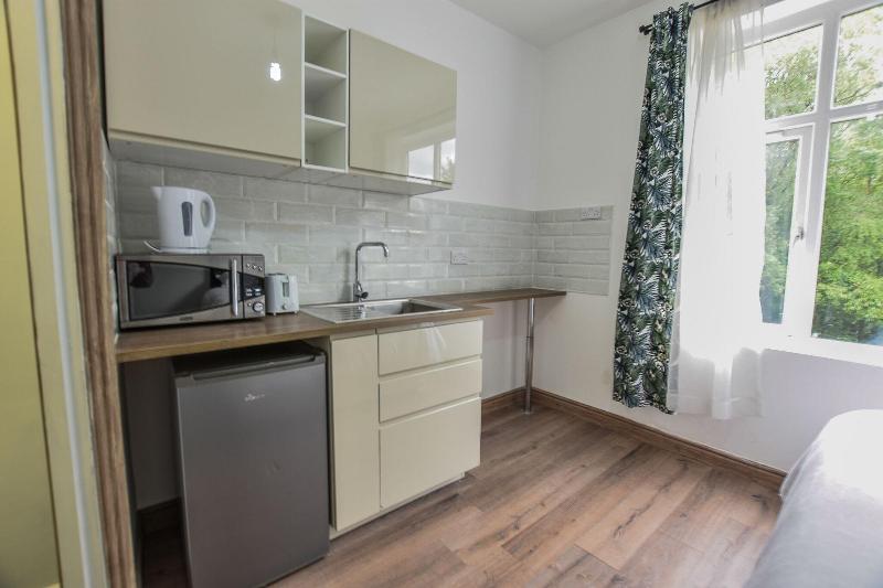 Regency GuestHouse Manchester North image