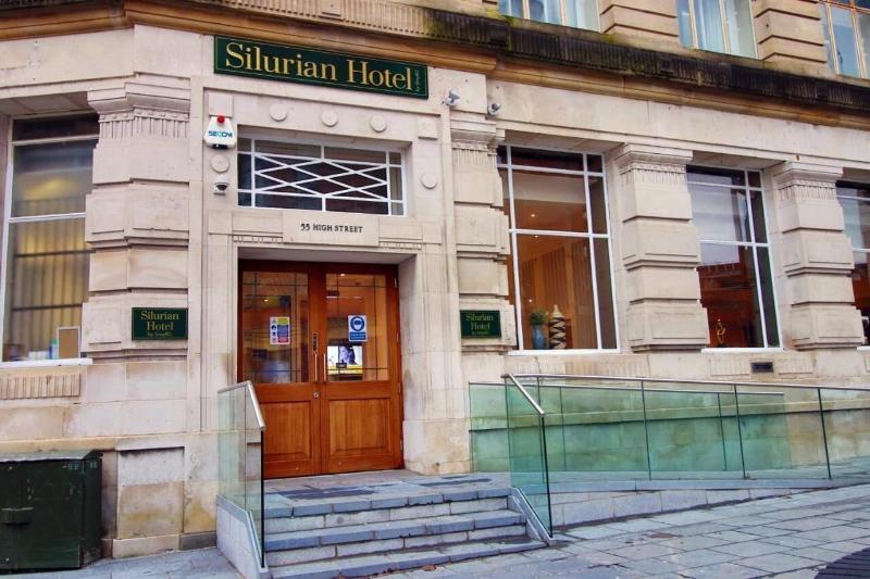 Silurian Hotel — general view