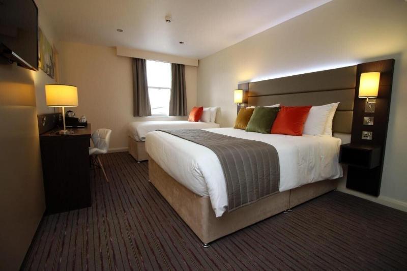 Silurian Hotel image