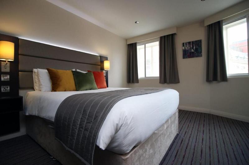 Silurian Hotel image