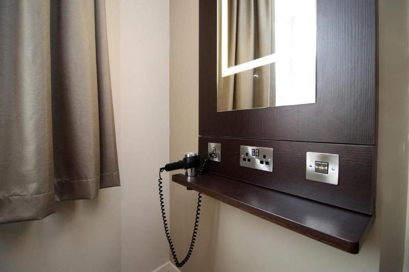 Silurian Hotel image