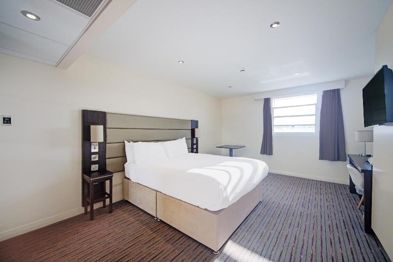 Silurian Hotel image