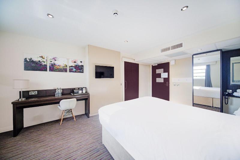 Silurian Hotel image