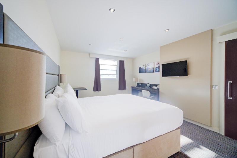 Silurian Hotel image
