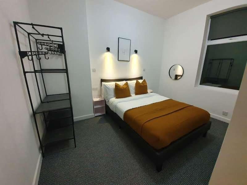 Alexandra Hotel image