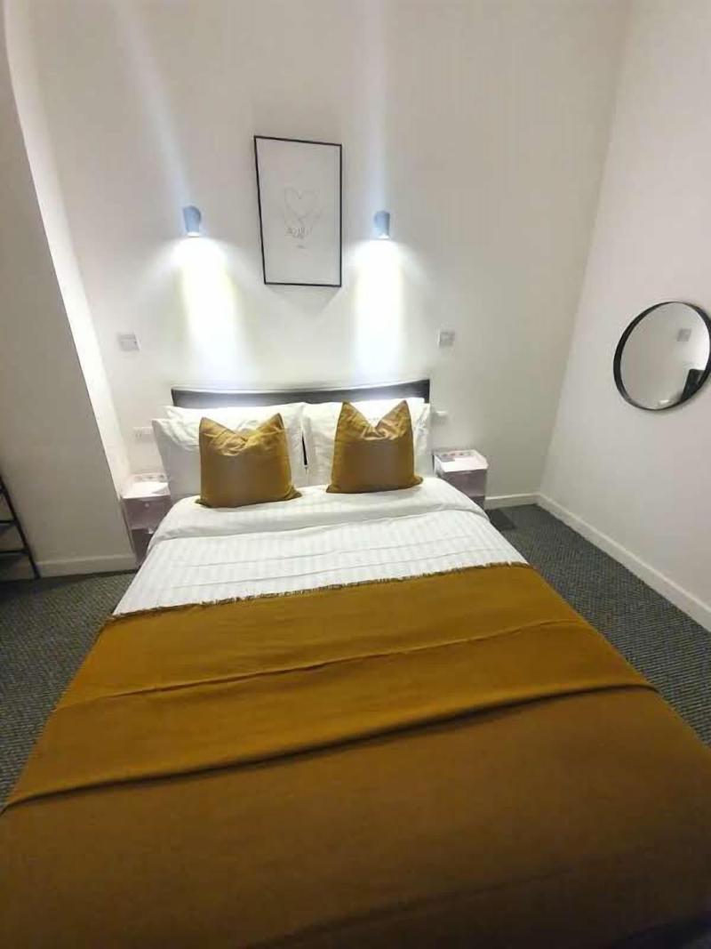 Alexandra Hotel image