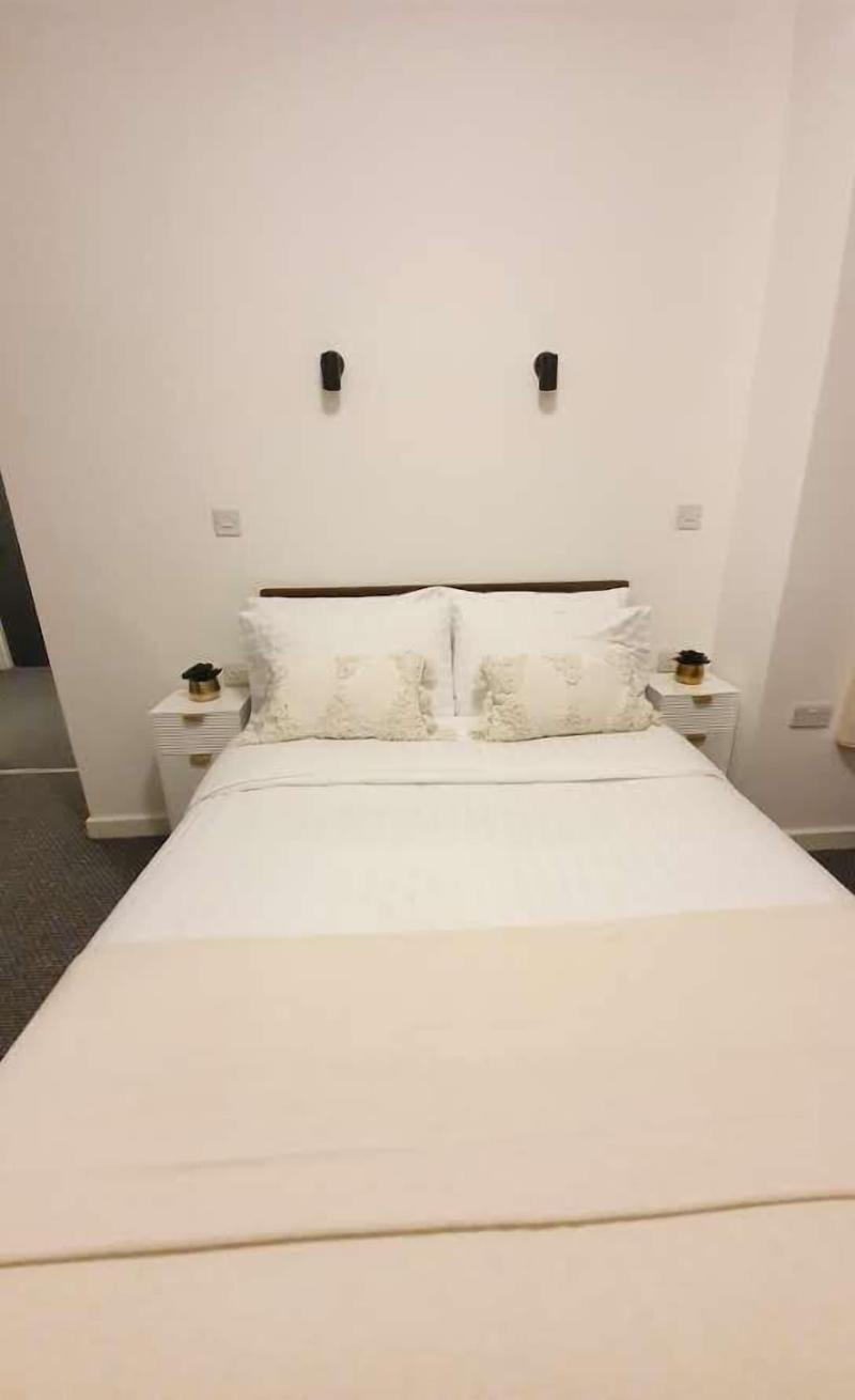 Alexandra Hotel image