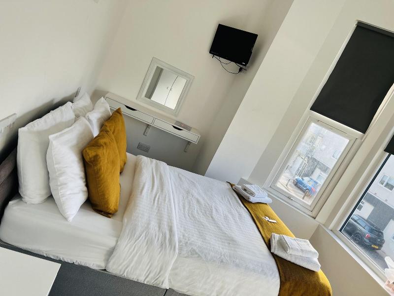 Alexandra Hotel image