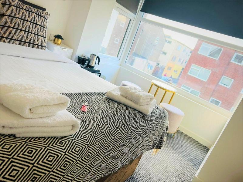 Alexandra Hotel image