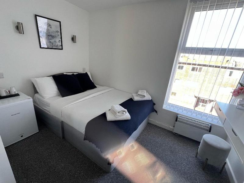 Alexandra Hotel image