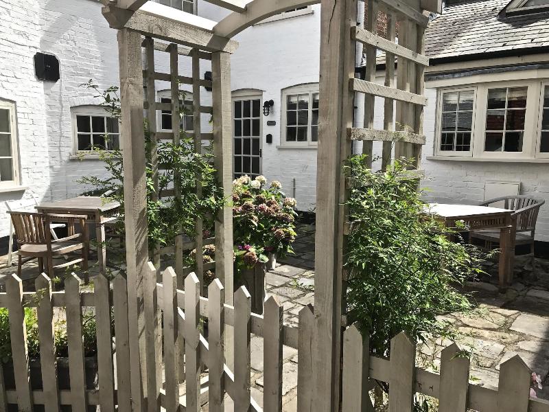 Courtyard Cottages Lymington image