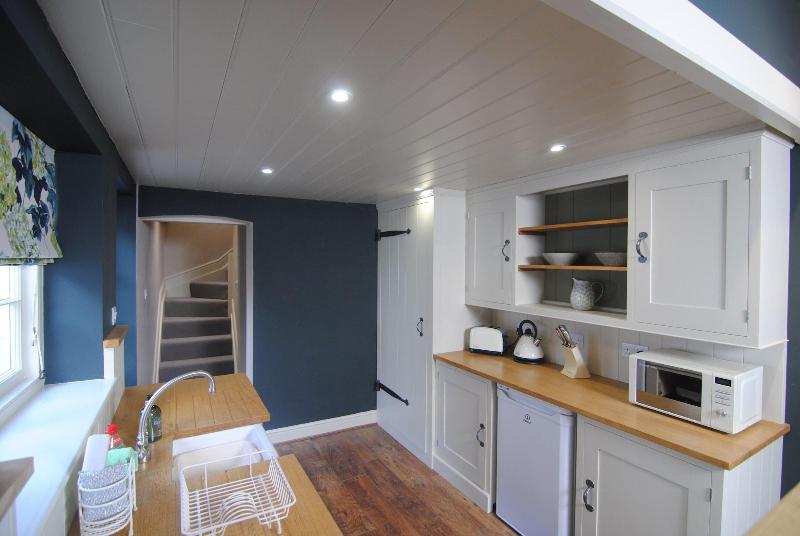 Courtyard Cottages Lymington image
