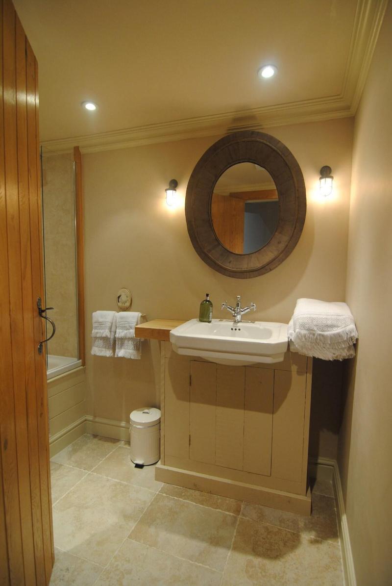 Courtyard Cottages Lymington image