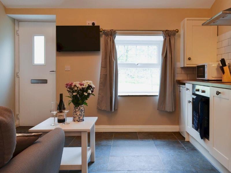 White House Cottages image