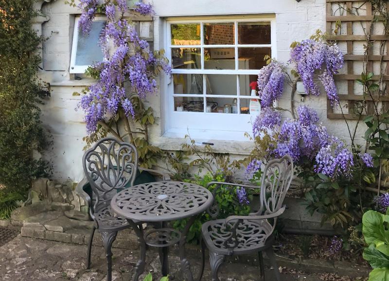 Grove Cottage image