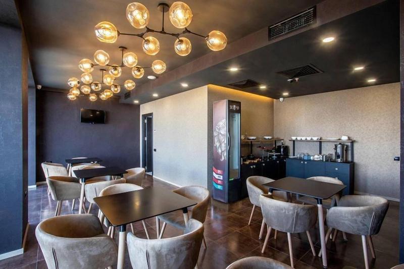 Snow Rooms Hotel, фото 10
