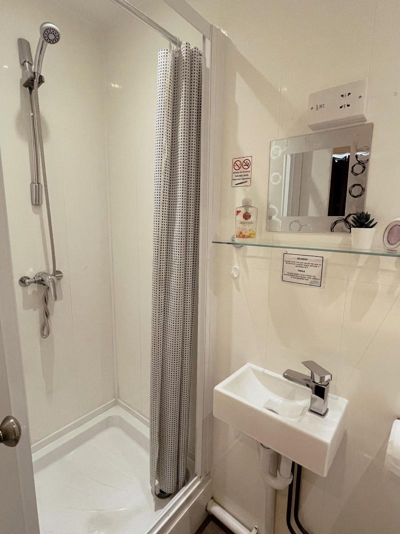 Contractor Accommodation - Cacco image