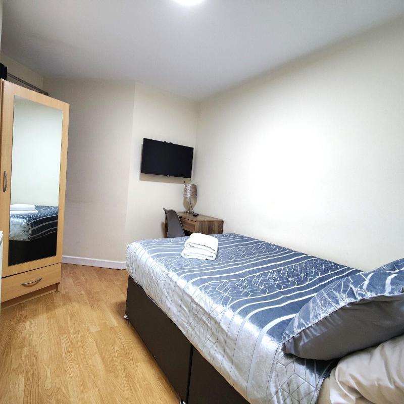 Liverpool Stays - City Centre Rooms image