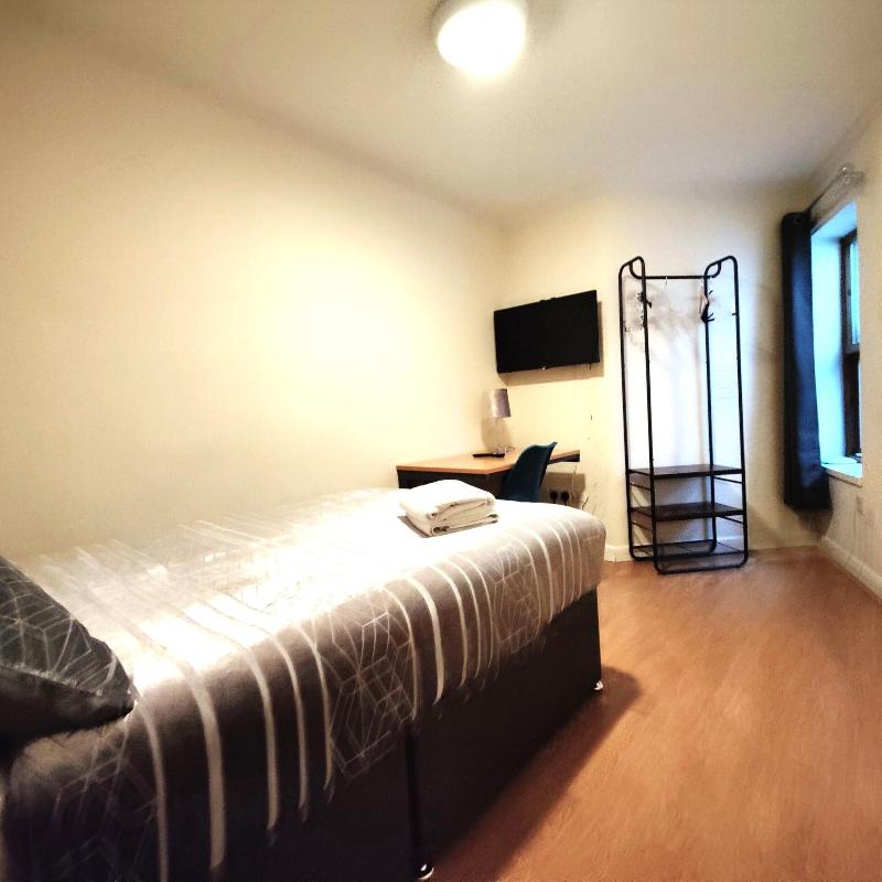 Liverpool Stays - City Centre Rooms image